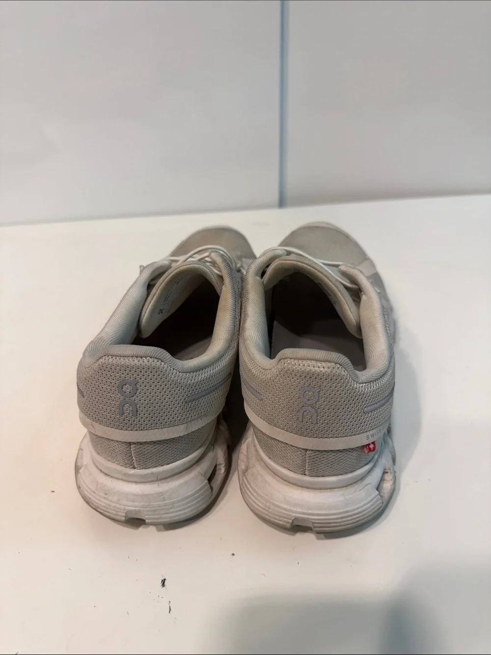 Used On Running women’s Athletic Sneakers - Light Gray sz 8.5 Onclouds